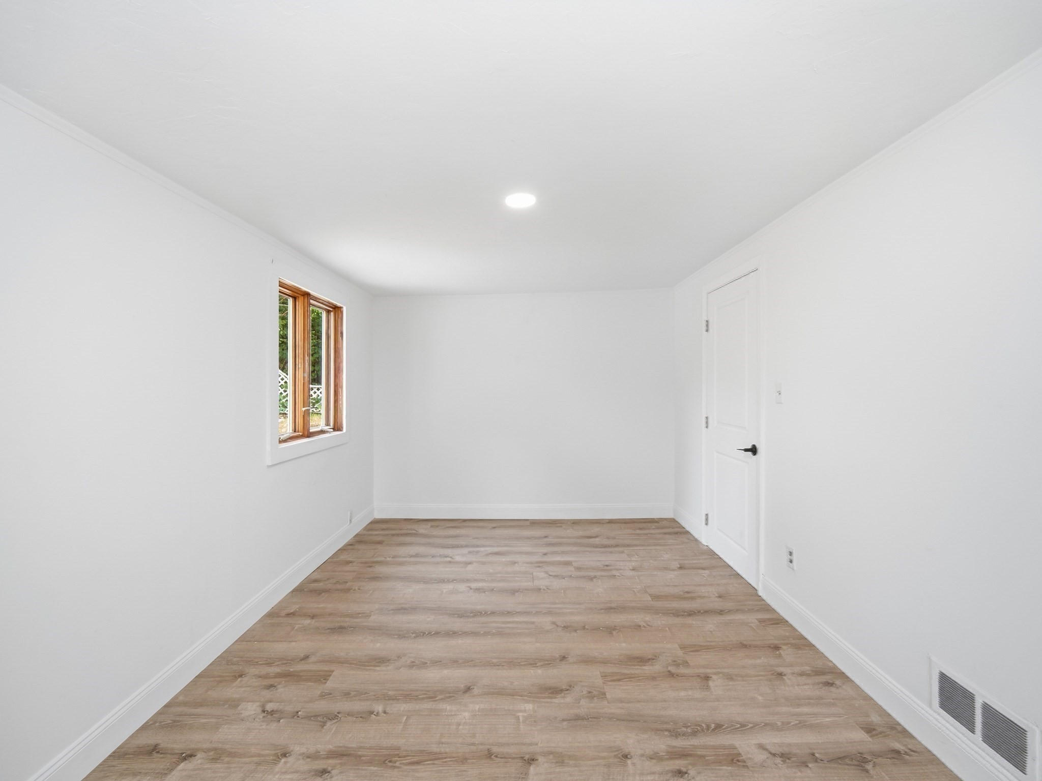 139 Spring St Property Photo 13