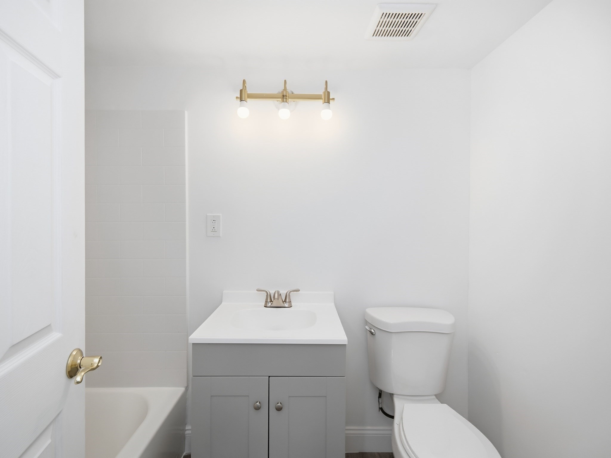 139 Spring St Property Photo 14
