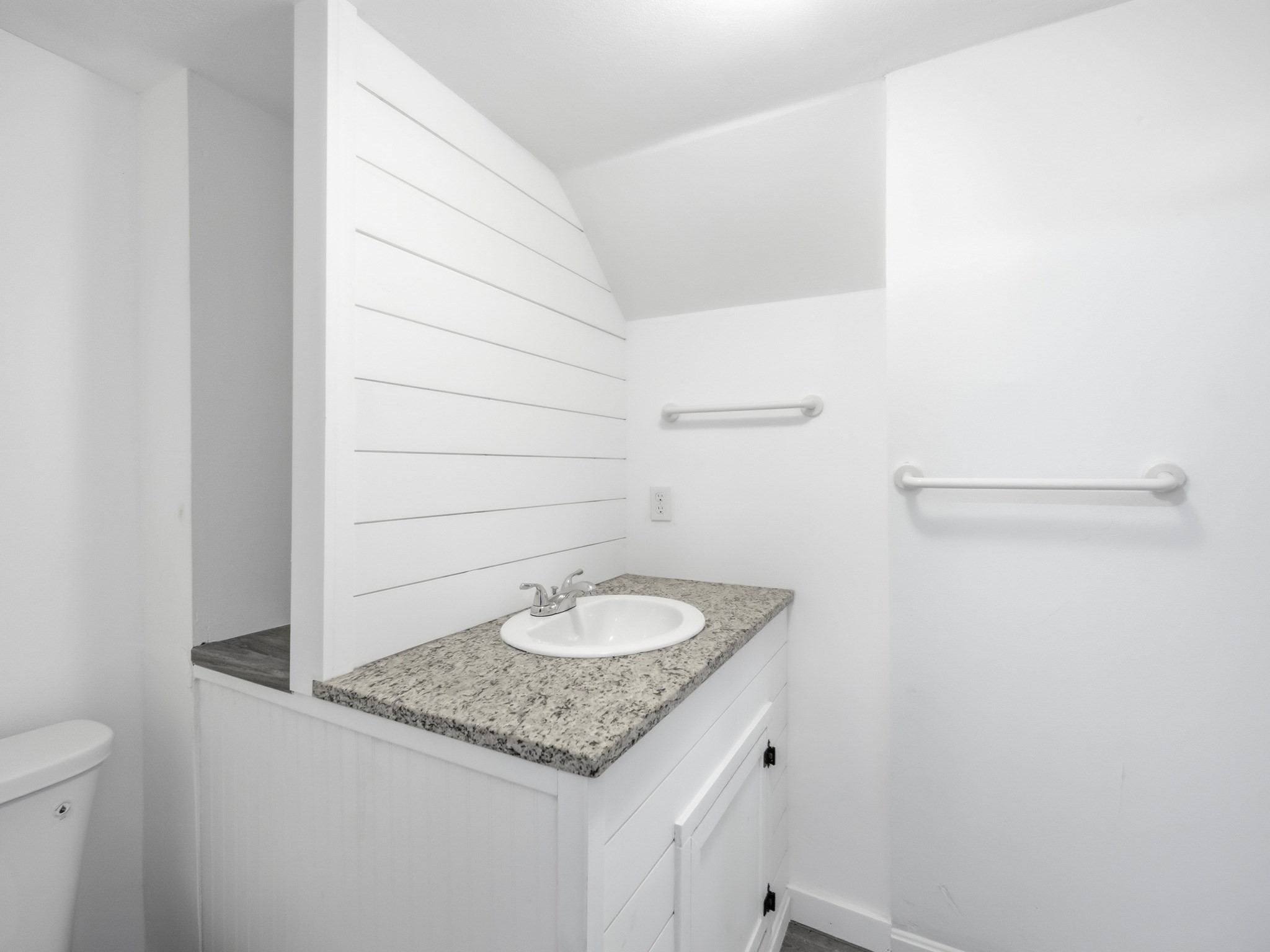 139 Spring St Property Photo 17