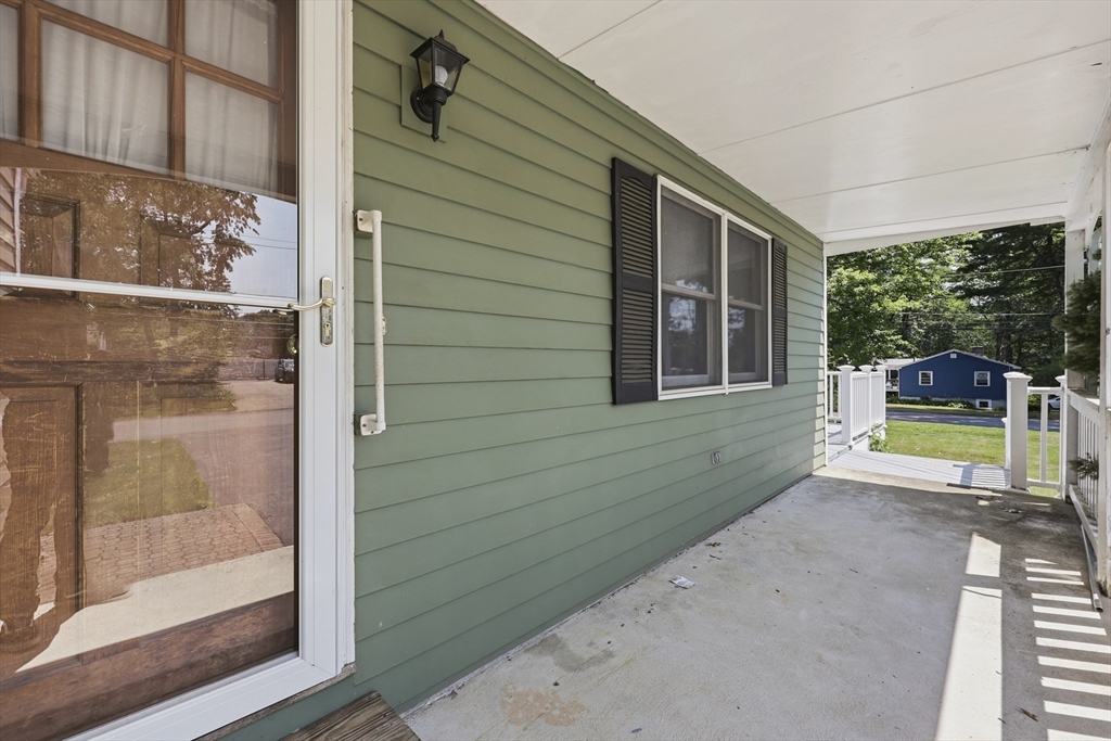 140 Crow Lane Property Photo 4