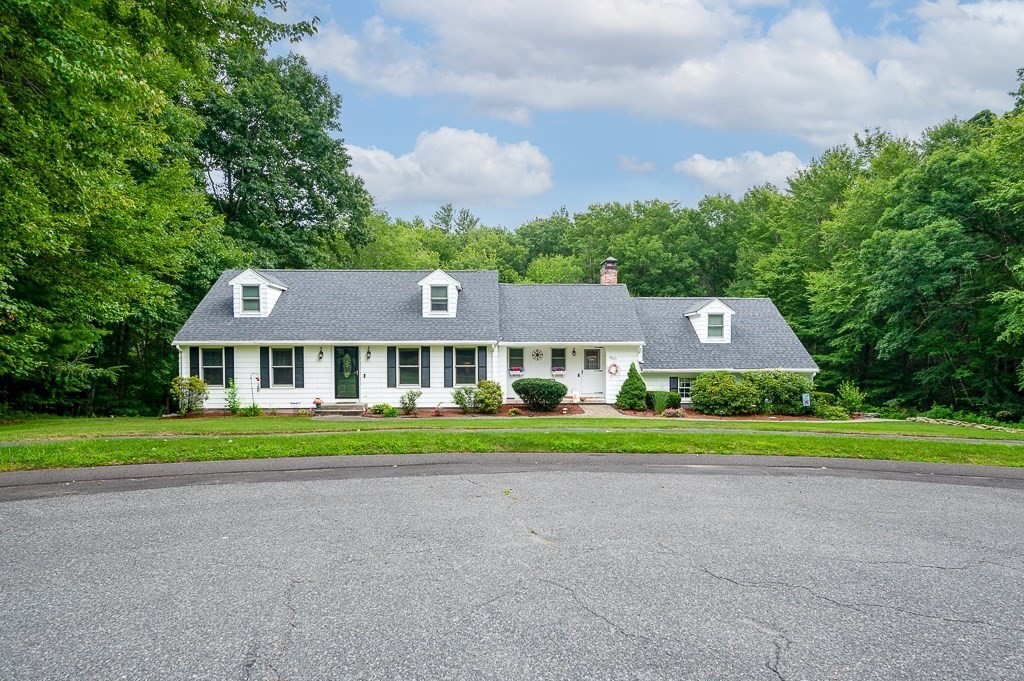 240 Meadow Wood Dr Property Photo 1