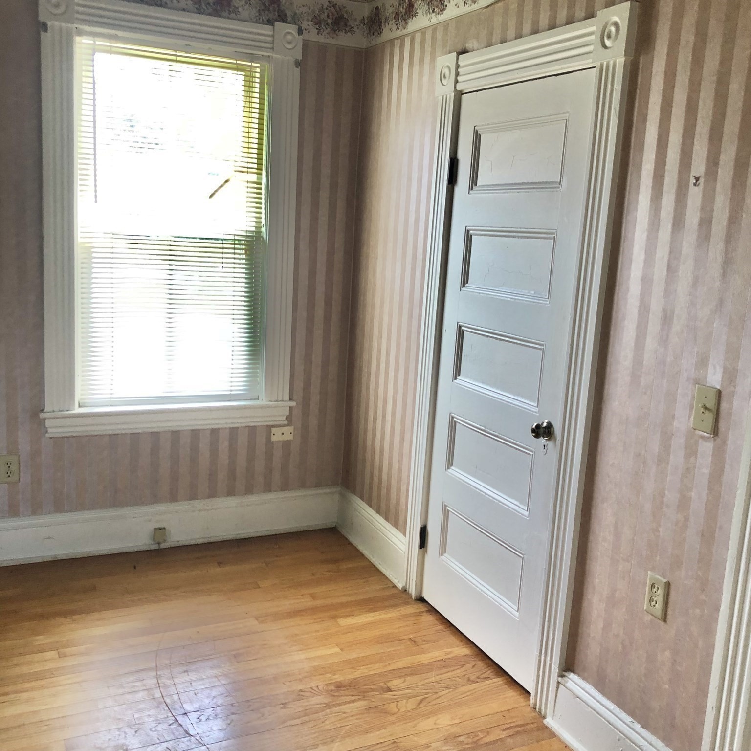 16 California Court Property Photo 28