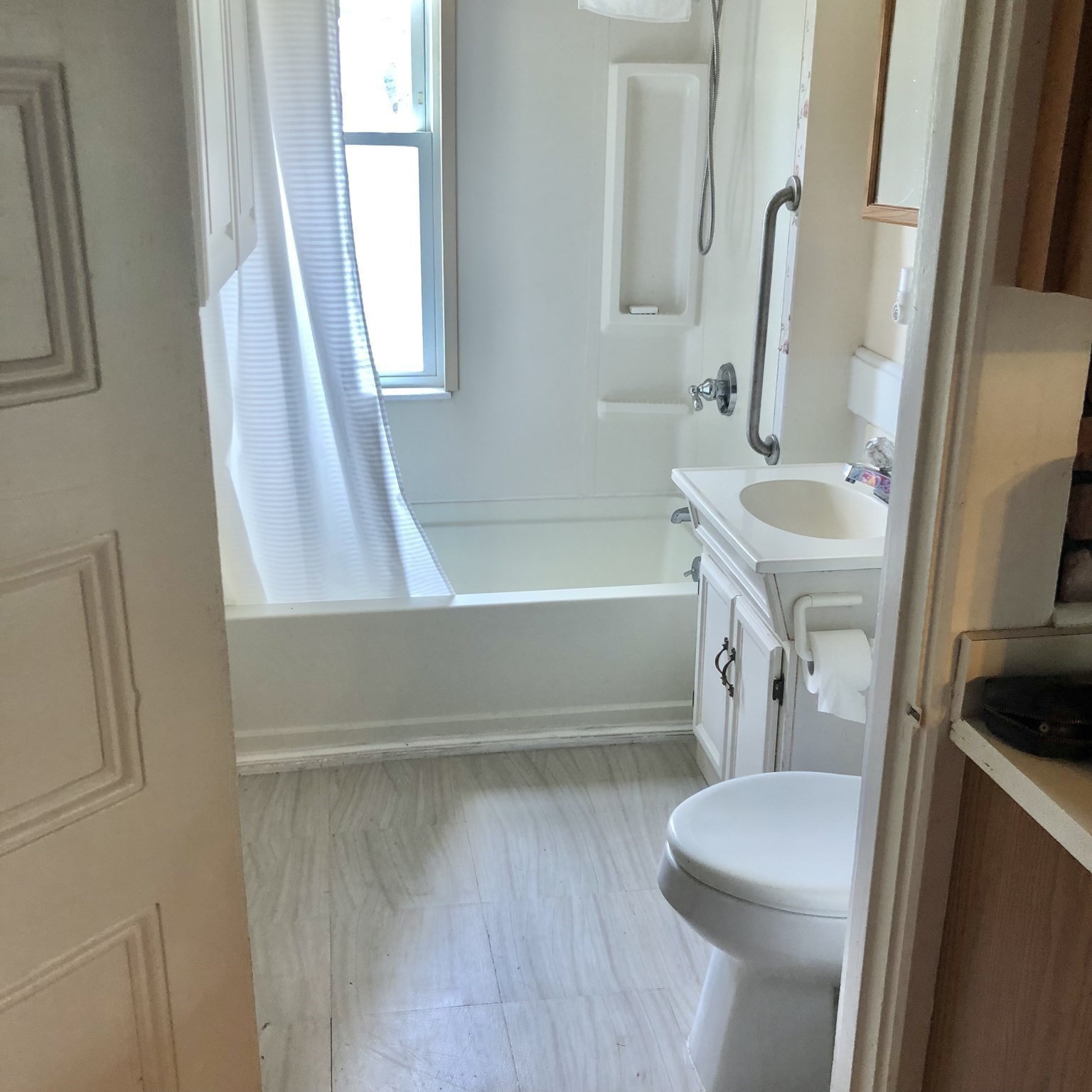 16 California Court Property Photo 32
