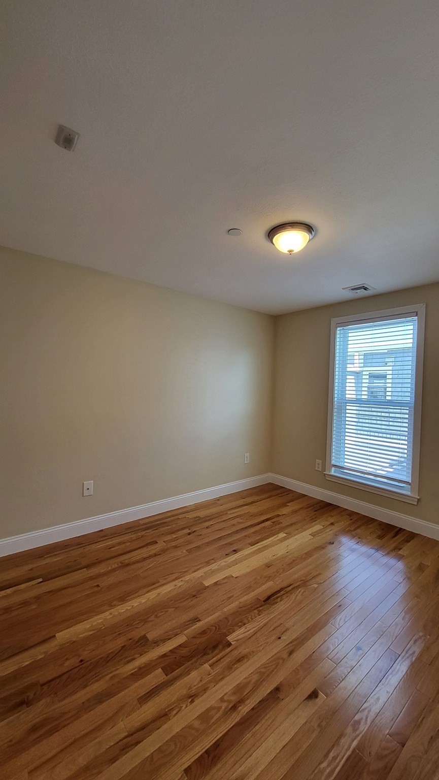 75 Bowers Street # 5 Property Photo 11