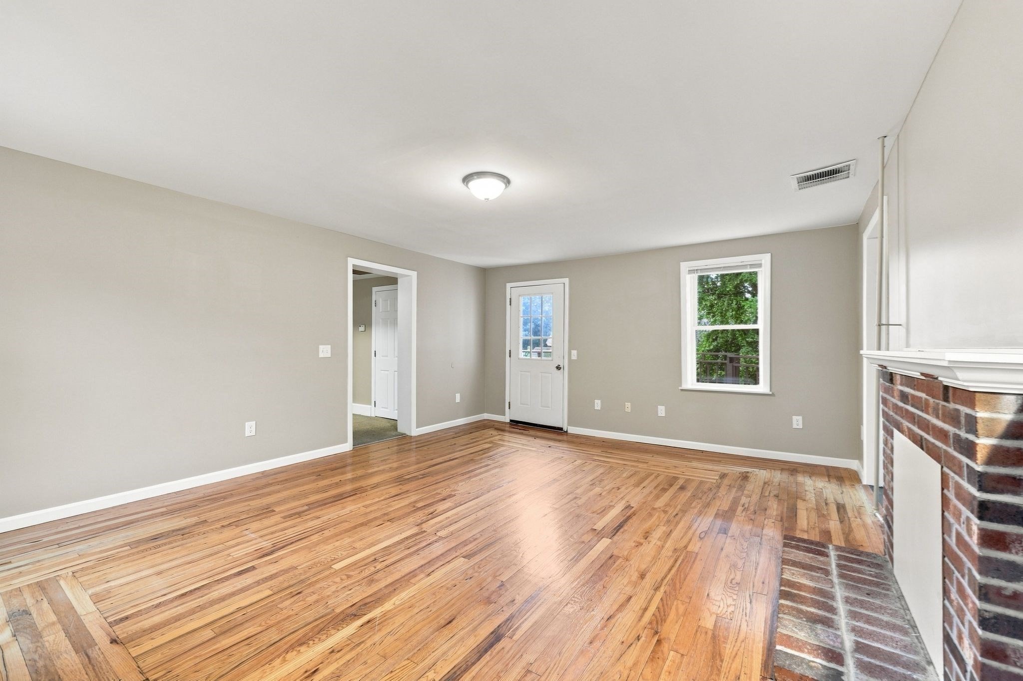 5 Princeton St Property Photo 5
