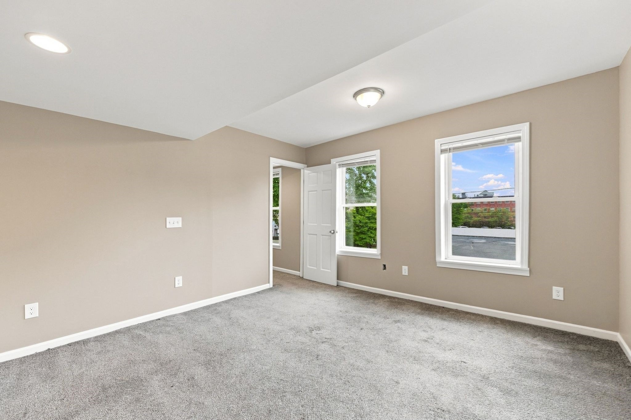 5 Princeton St Property Photo 16