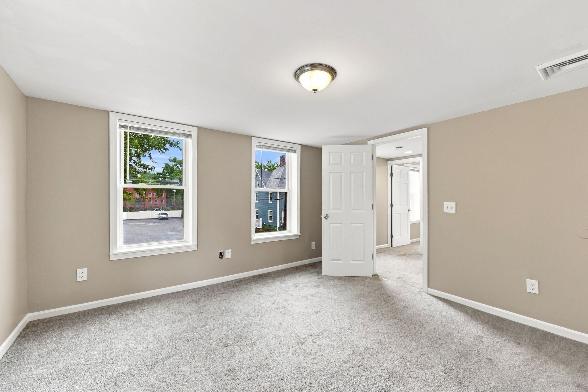 5 Princeton St Property Photo 18