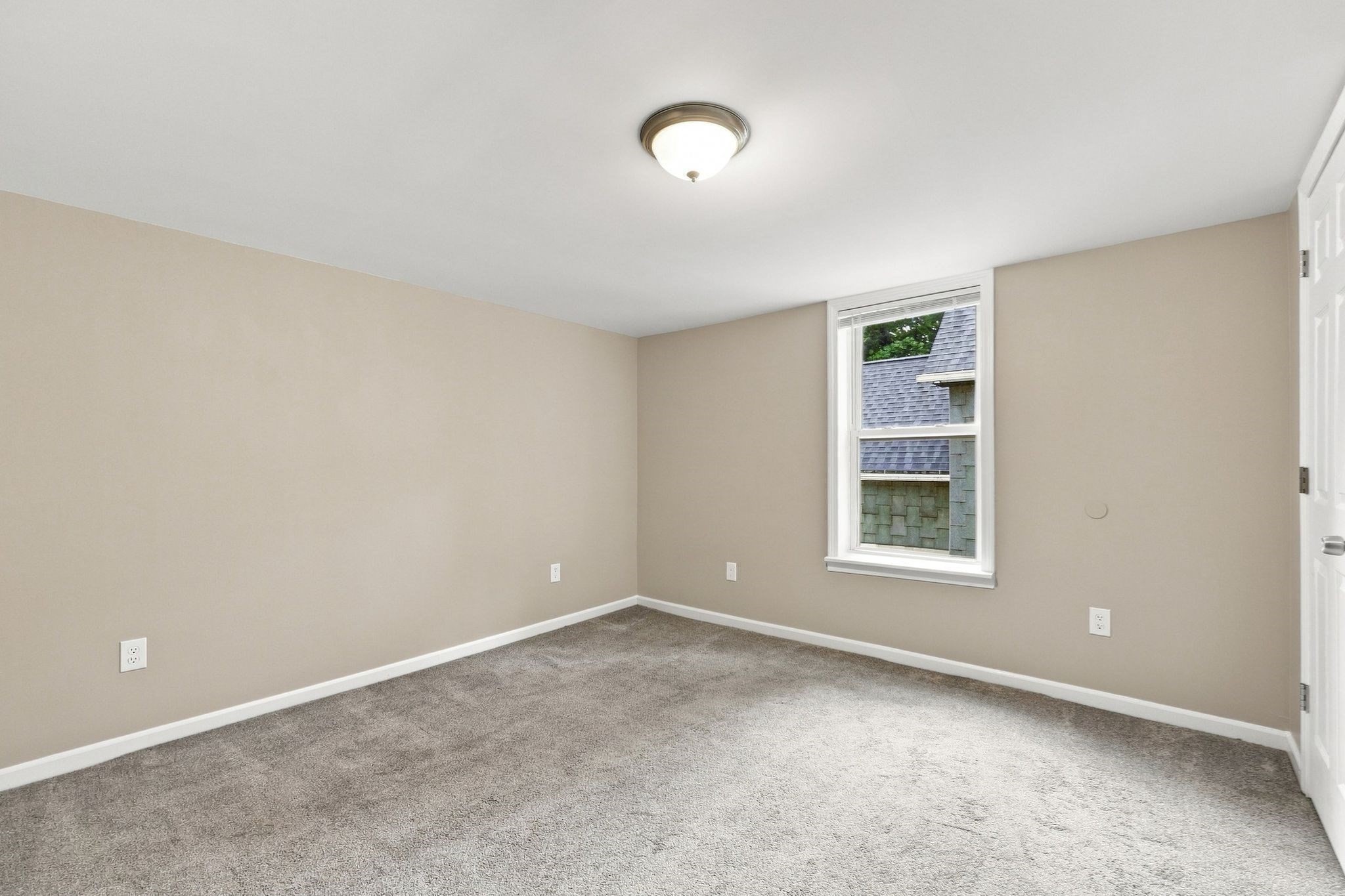 5 Princeton St Property Photo 19