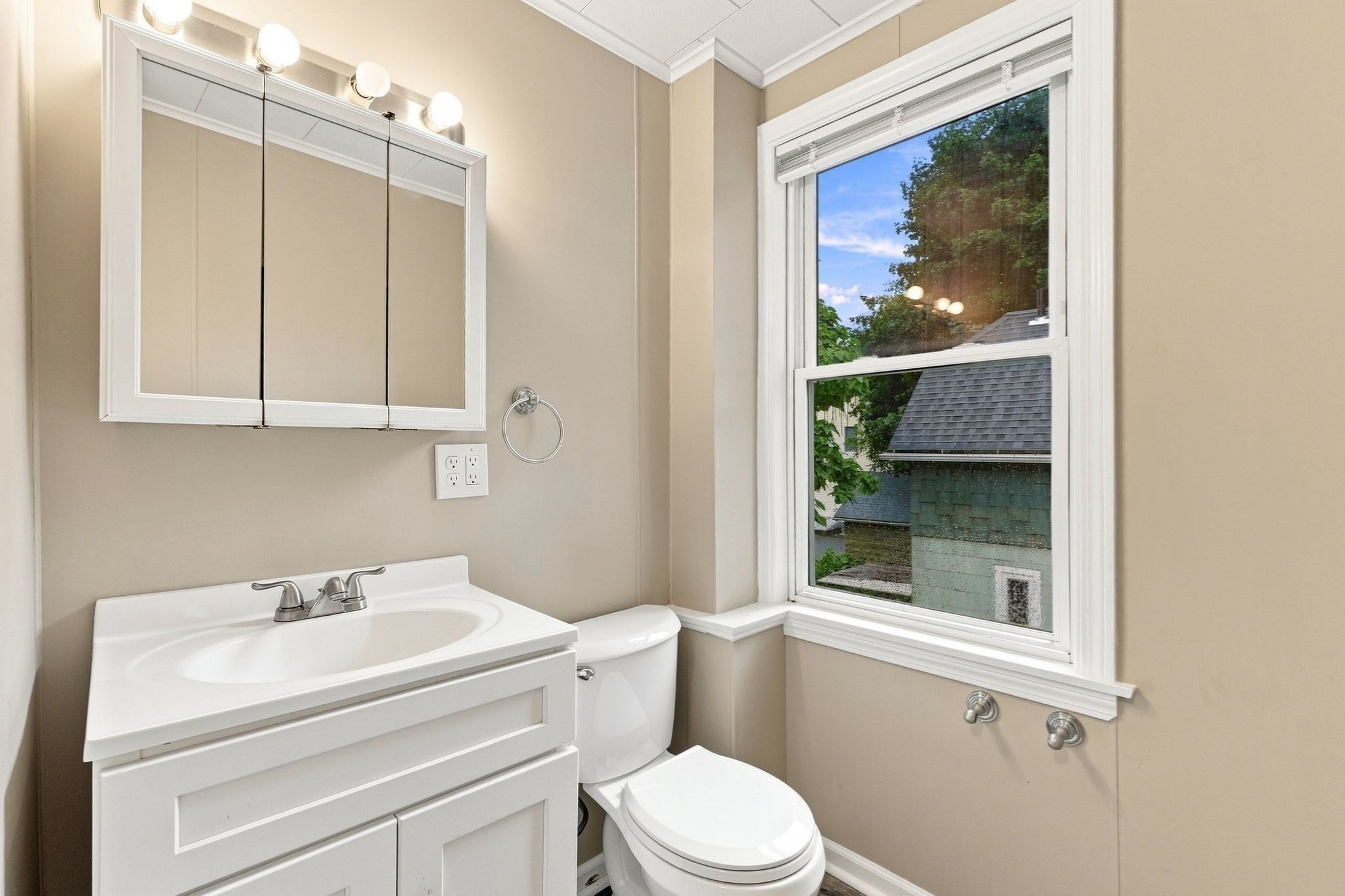 5 Princeton St Property Photo 22