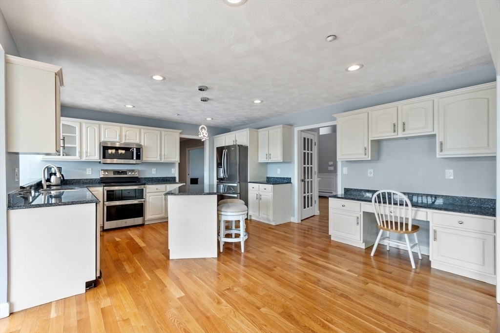 14 Lakeview Ave Property Photo 7