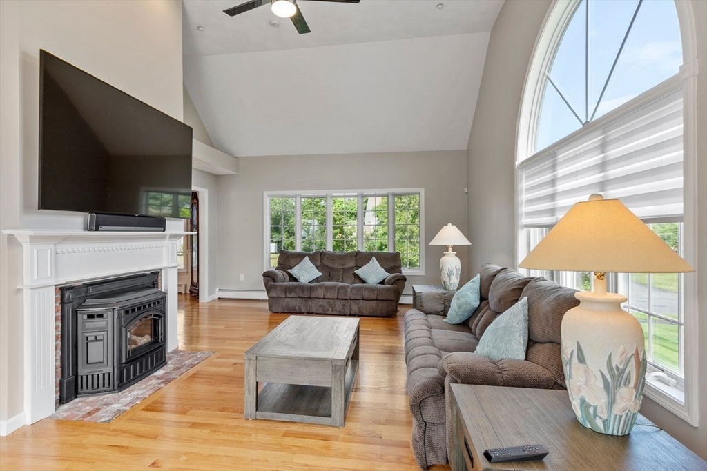 14 Lakeview Ave Property Photo 11