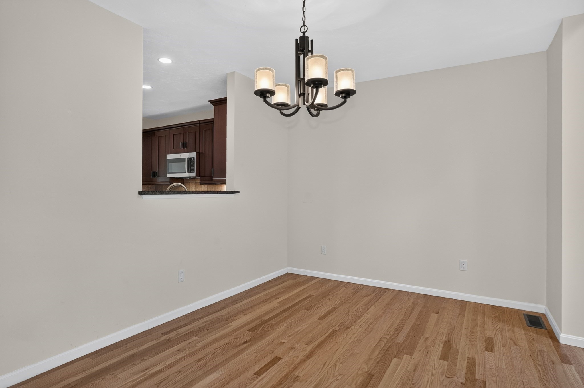 4 Hastings Rd # 4 Property Photo 8