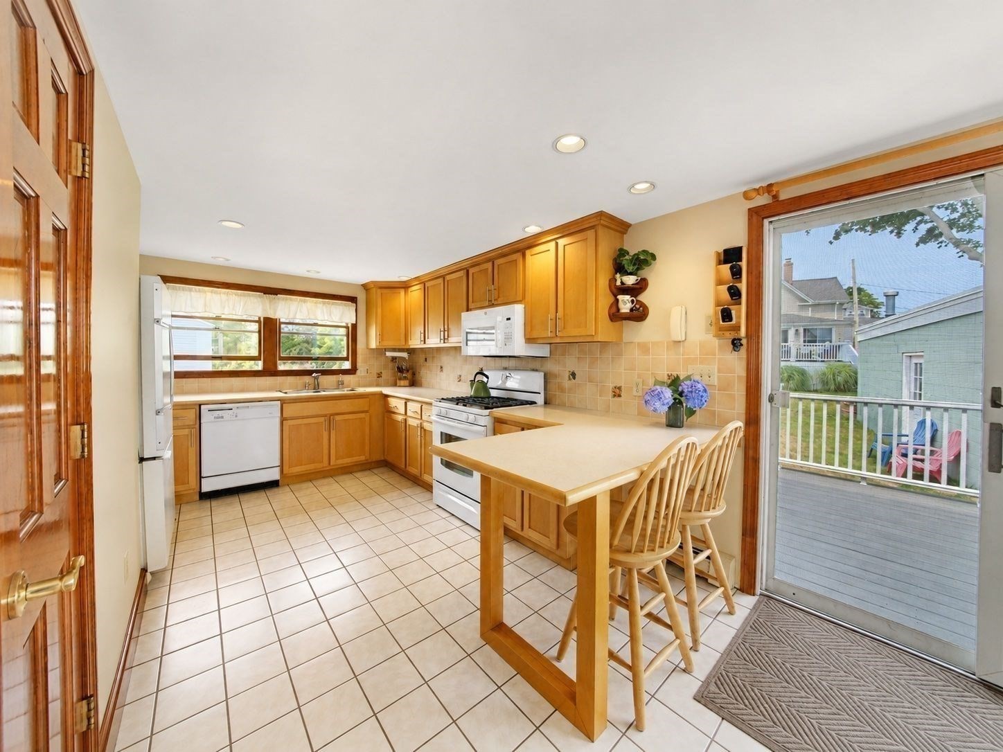 36 Hampton Circle Property Photo 6
