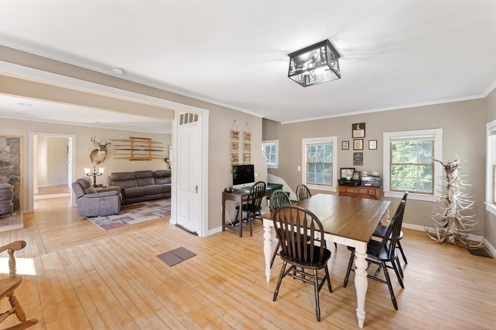 1530 Hartford Pike Property Photo 5