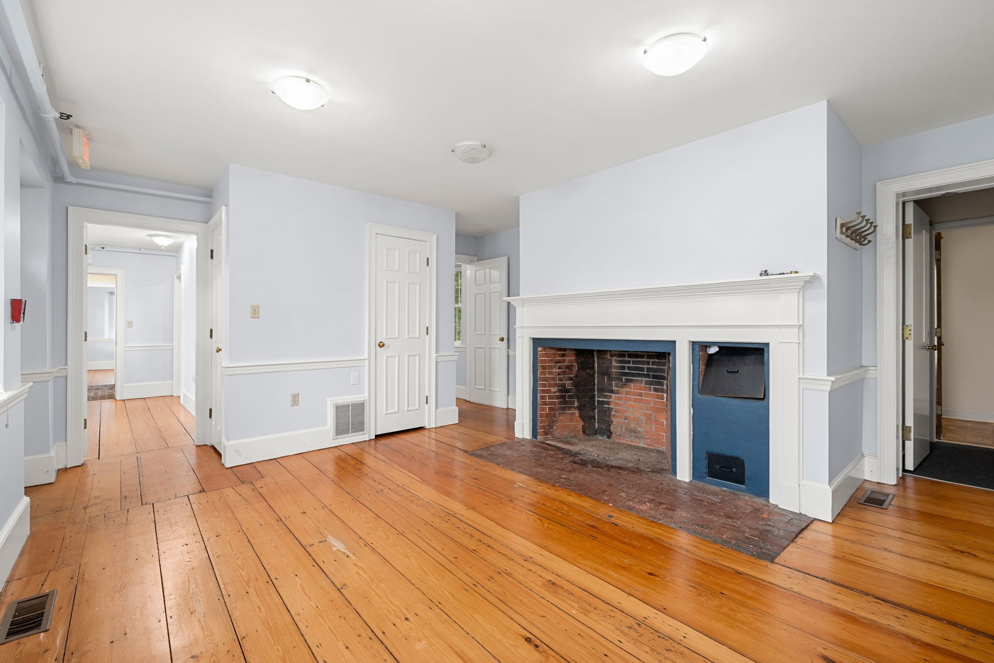 160 Sylvan St Property Photo 1