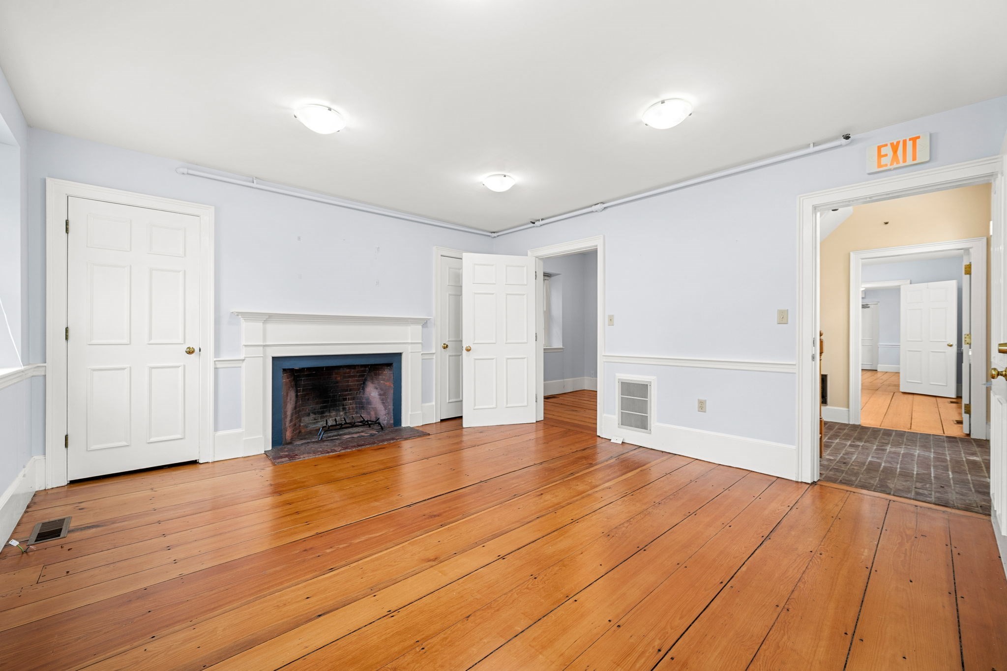 160 Sylvan St Property Photo 11