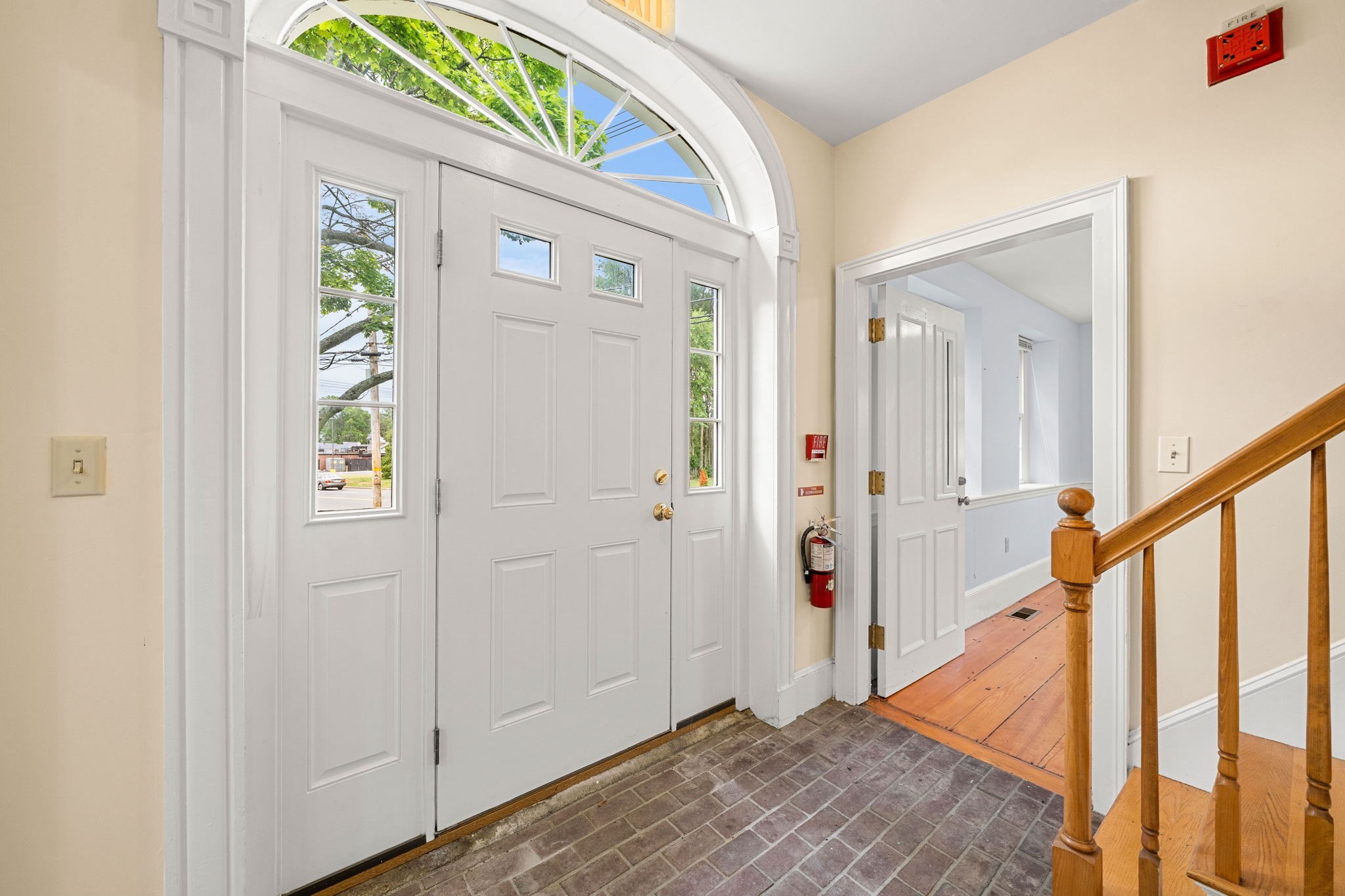 160 Sylvan St Property Photo 13