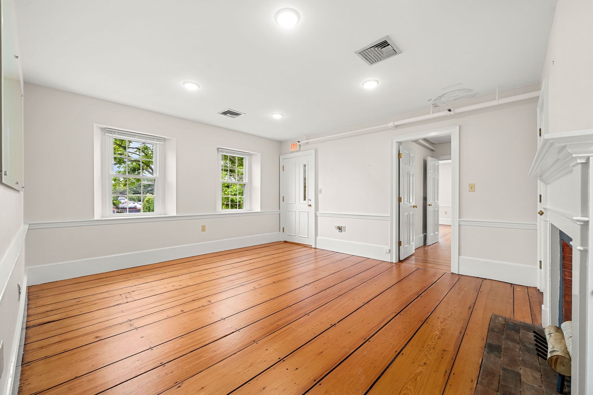 160 Sylvan St Property Photo 18