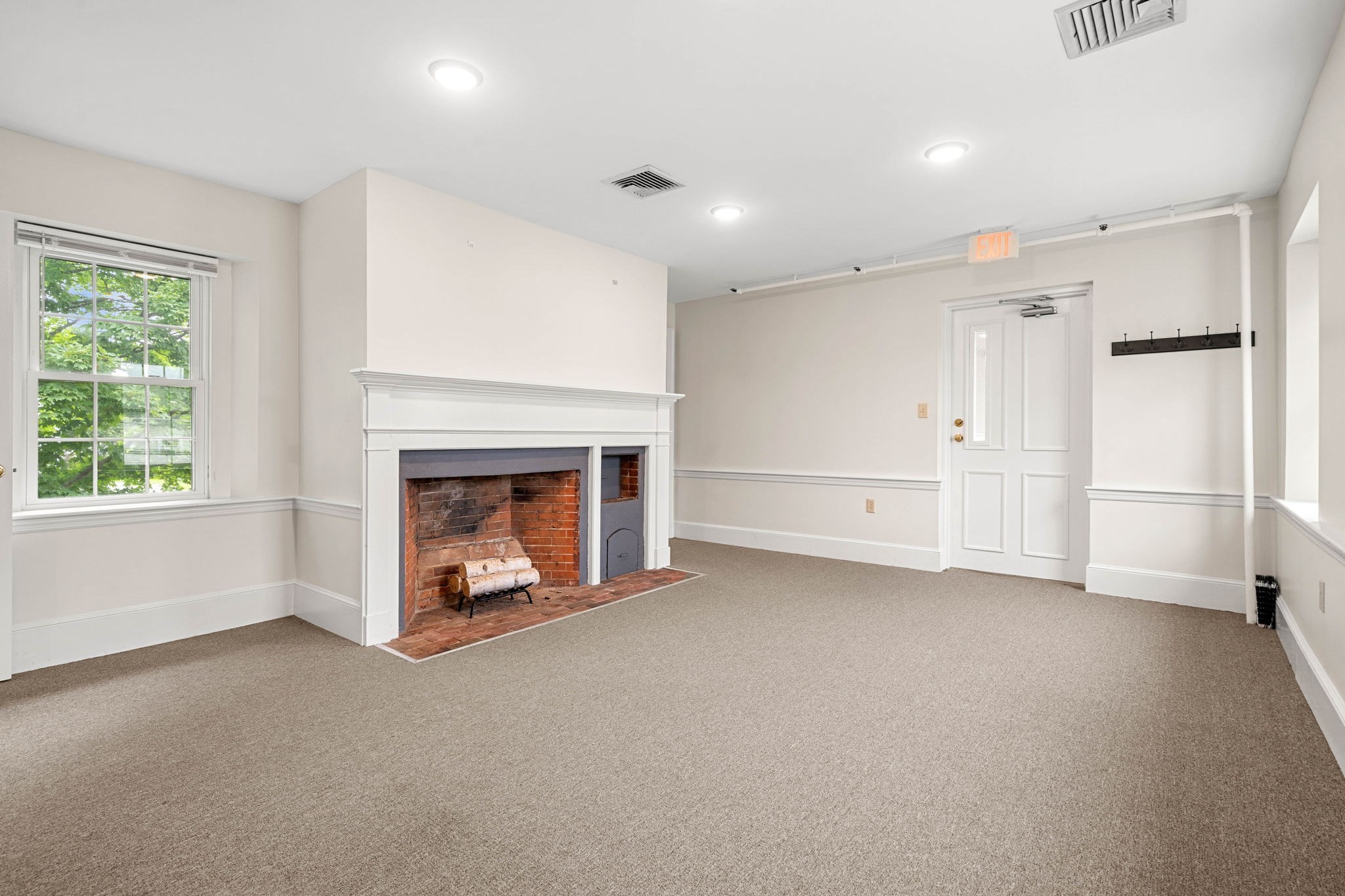 160 Sylvan St Property Photo 20