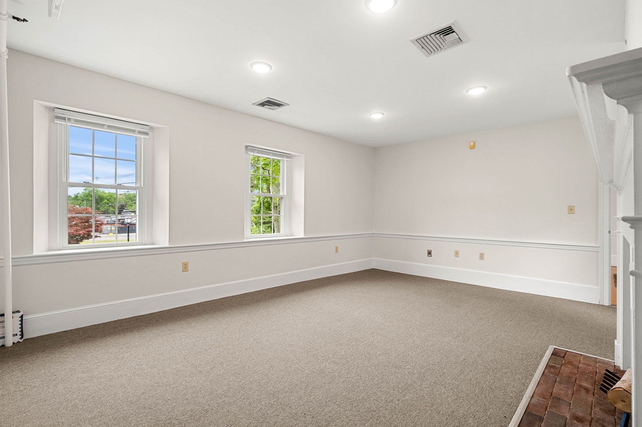 160 Sylvan St Property Photo 21