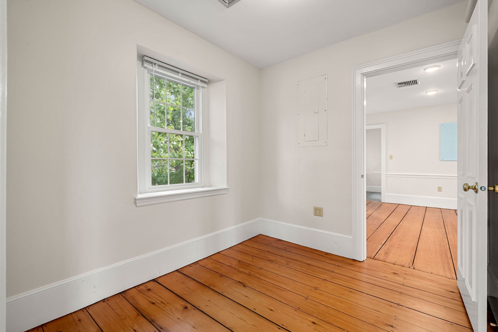160 Sylvan St Property Photo 24