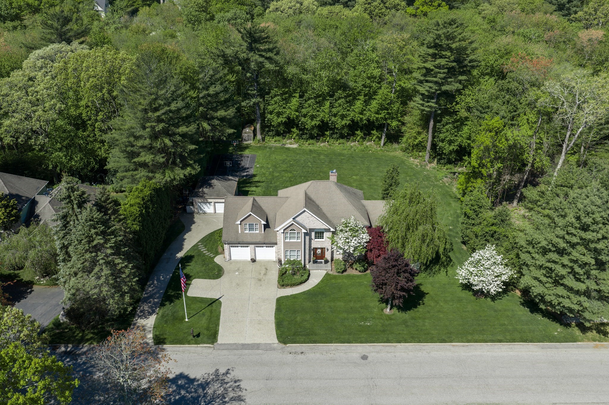 11 Bridle Dr Property Photo 3