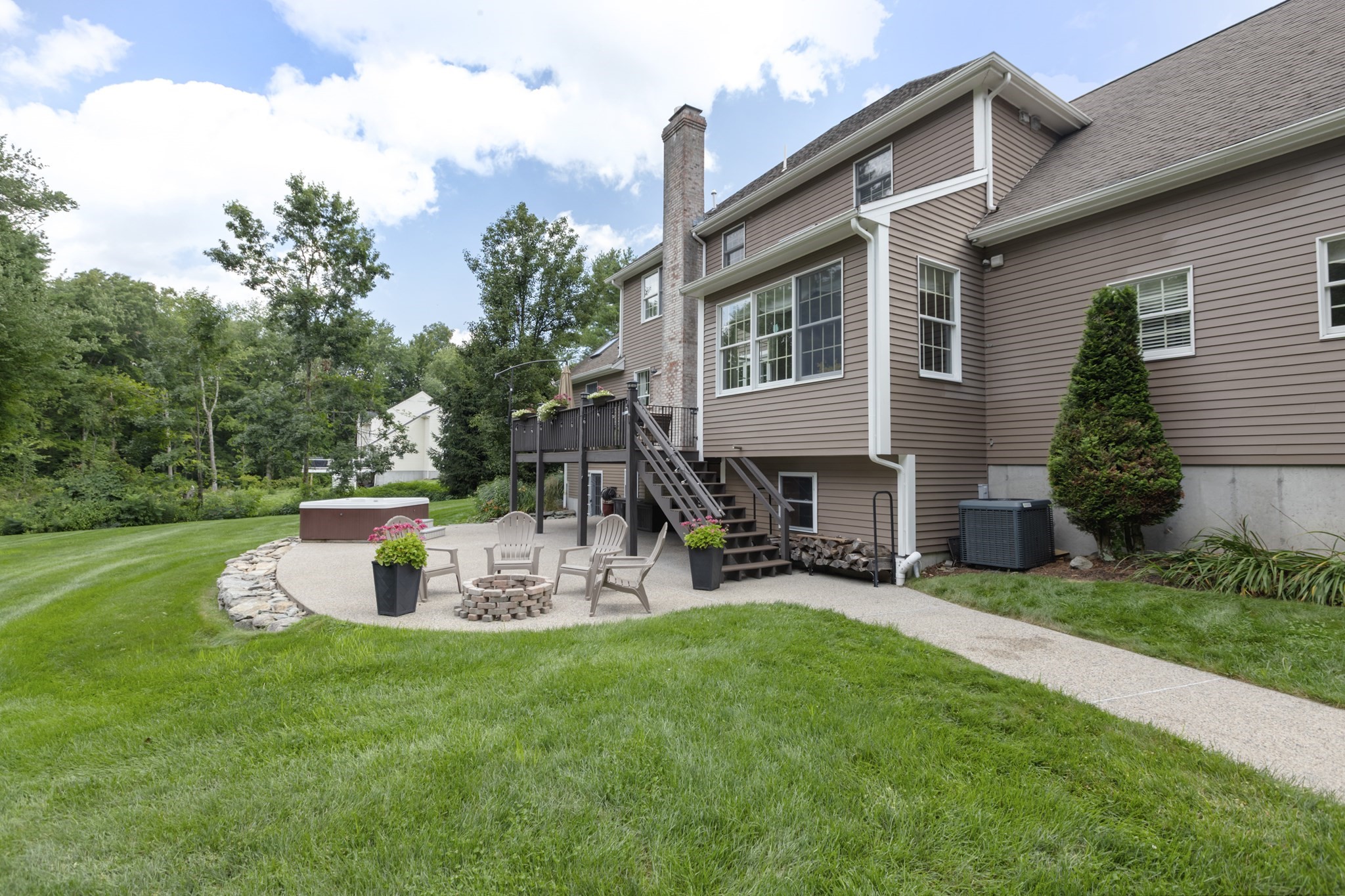 11 Bridle Dr Property Photo 8