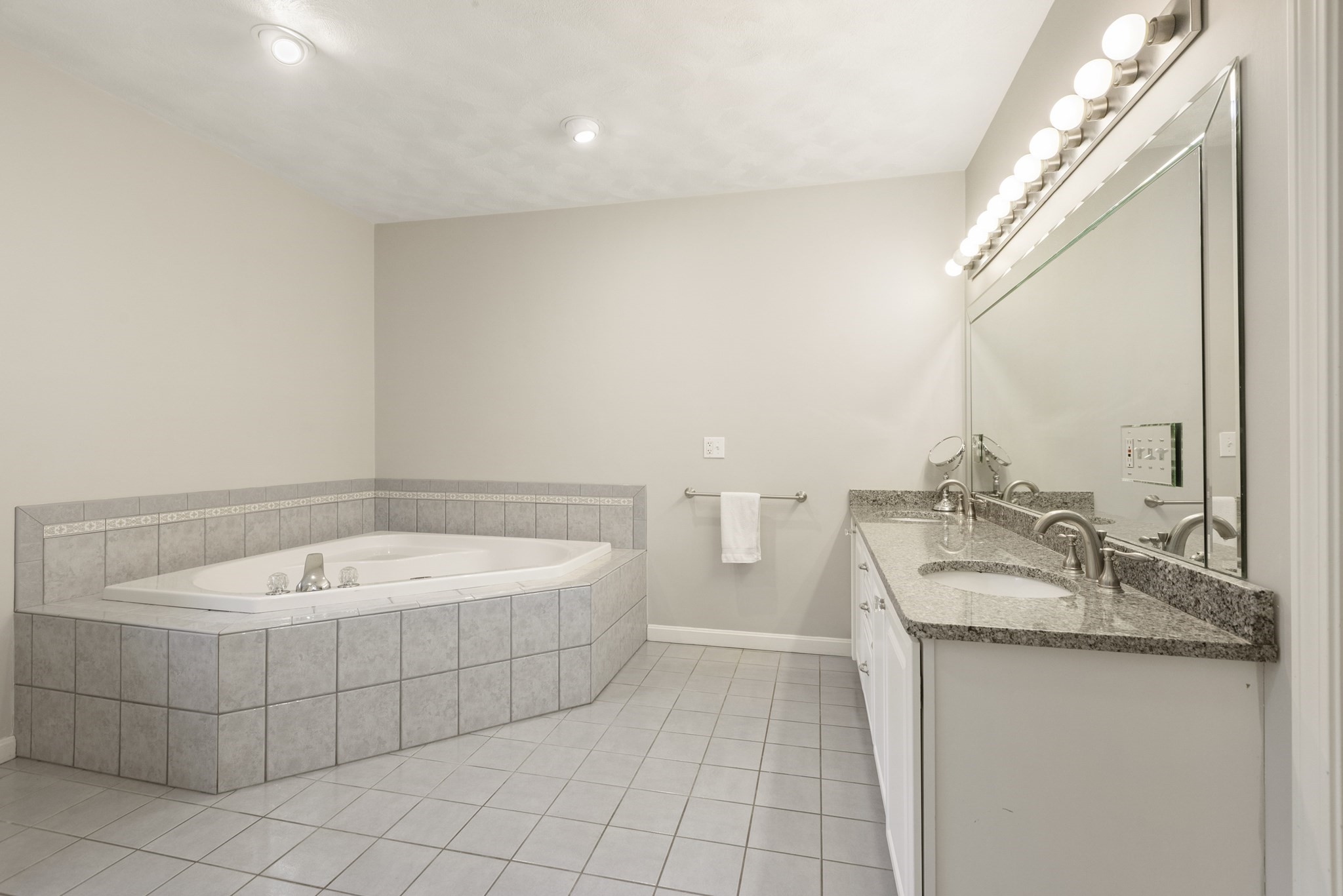 11 Bridle Dr Property Photo 31