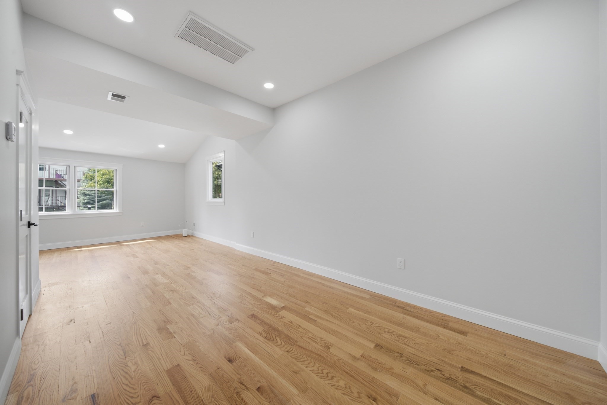 16 Putnam St # 2 Property Photo 5