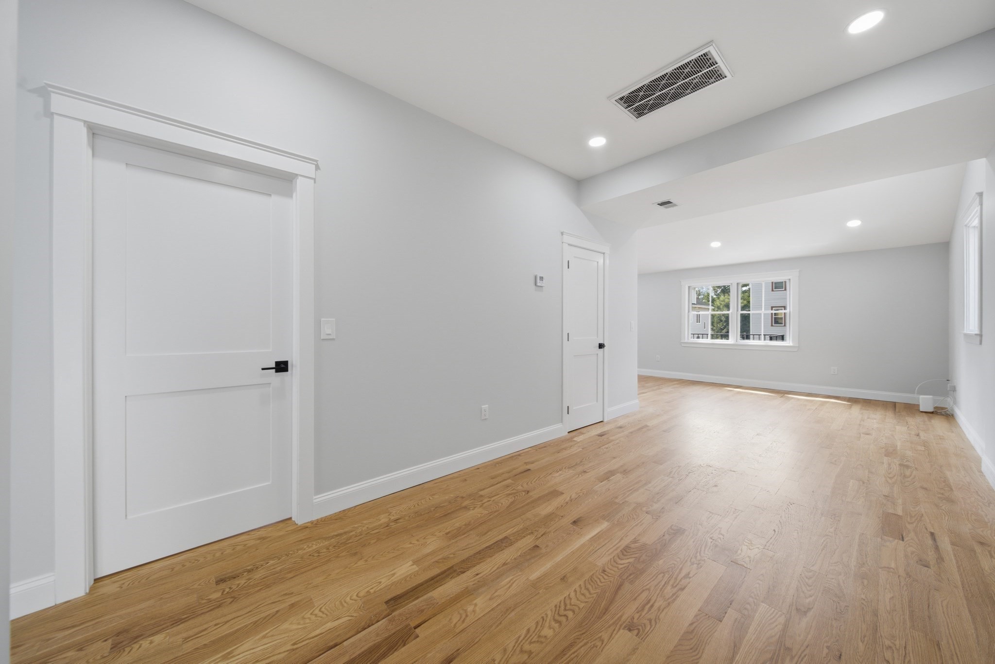 16 Putnam St # 2 Property Photo 6