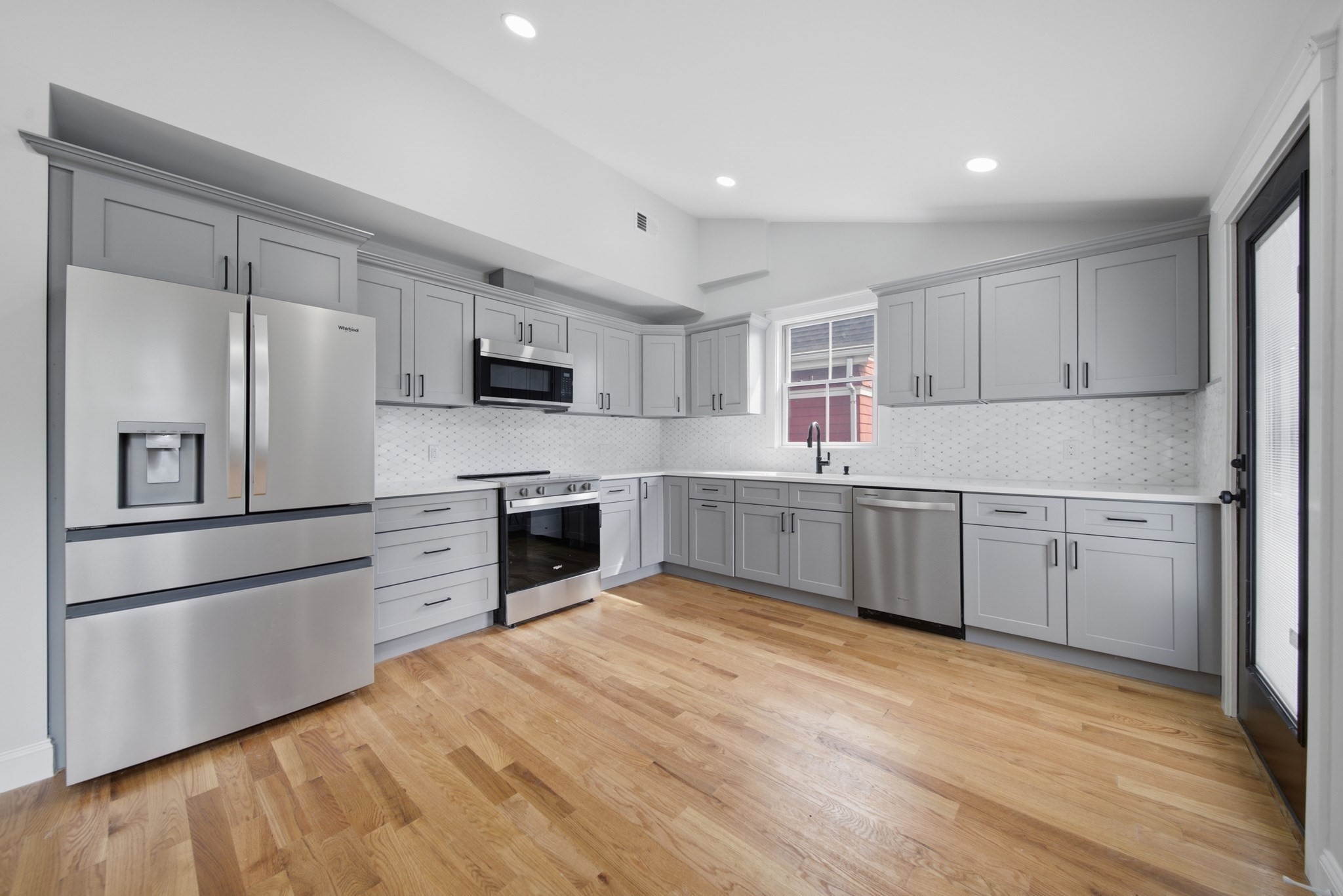 16 Putnam St # 2 Property Photo 10
