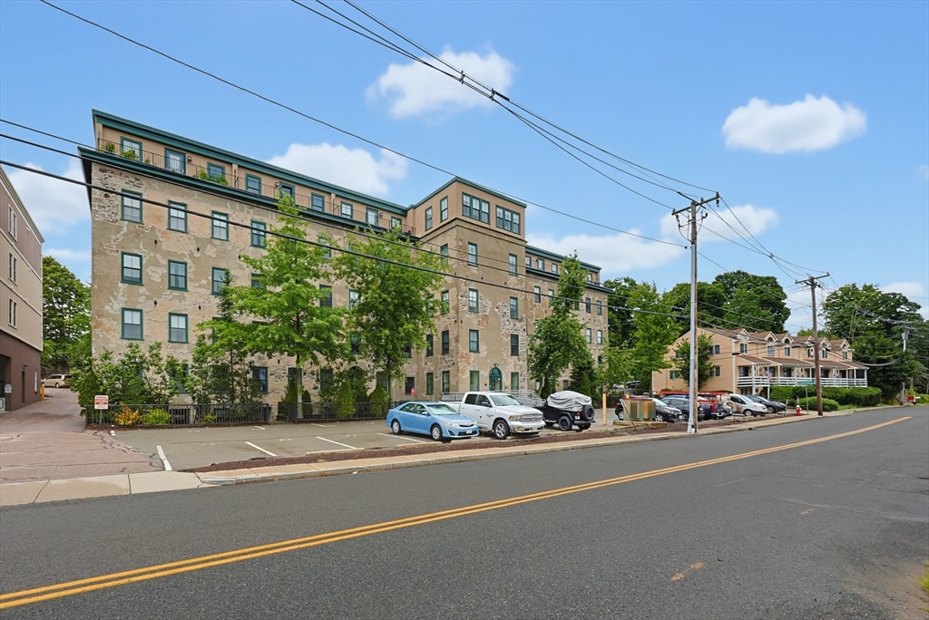 426 Mount Hope St # 308 Property Photo 1