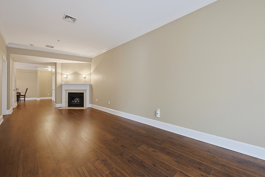 426 Mount Hope St # 308 Property Photo 4