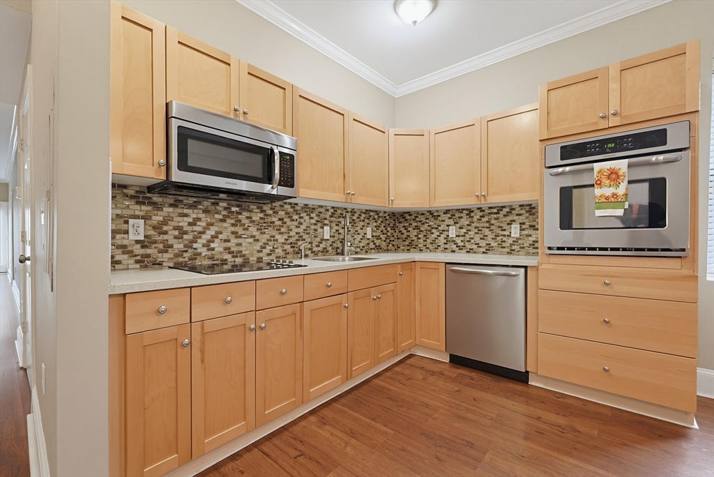 426 Mount Hope St # 308 Property Photo 7