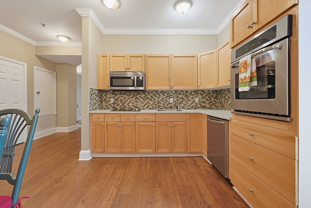 426 Mount Hope St # 308 Property Photo 10