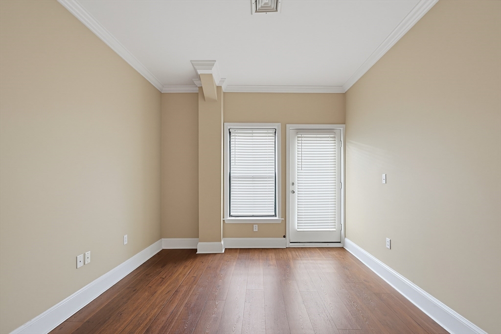 426 Mount Hope St # 308 Property Photo 18
