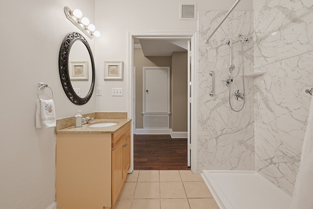 426 Mount Hope St # 308 Property Photo 22