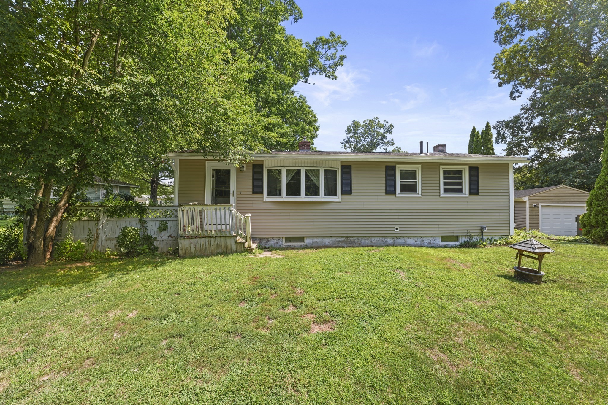 122 Paula Cir Property Photo 1