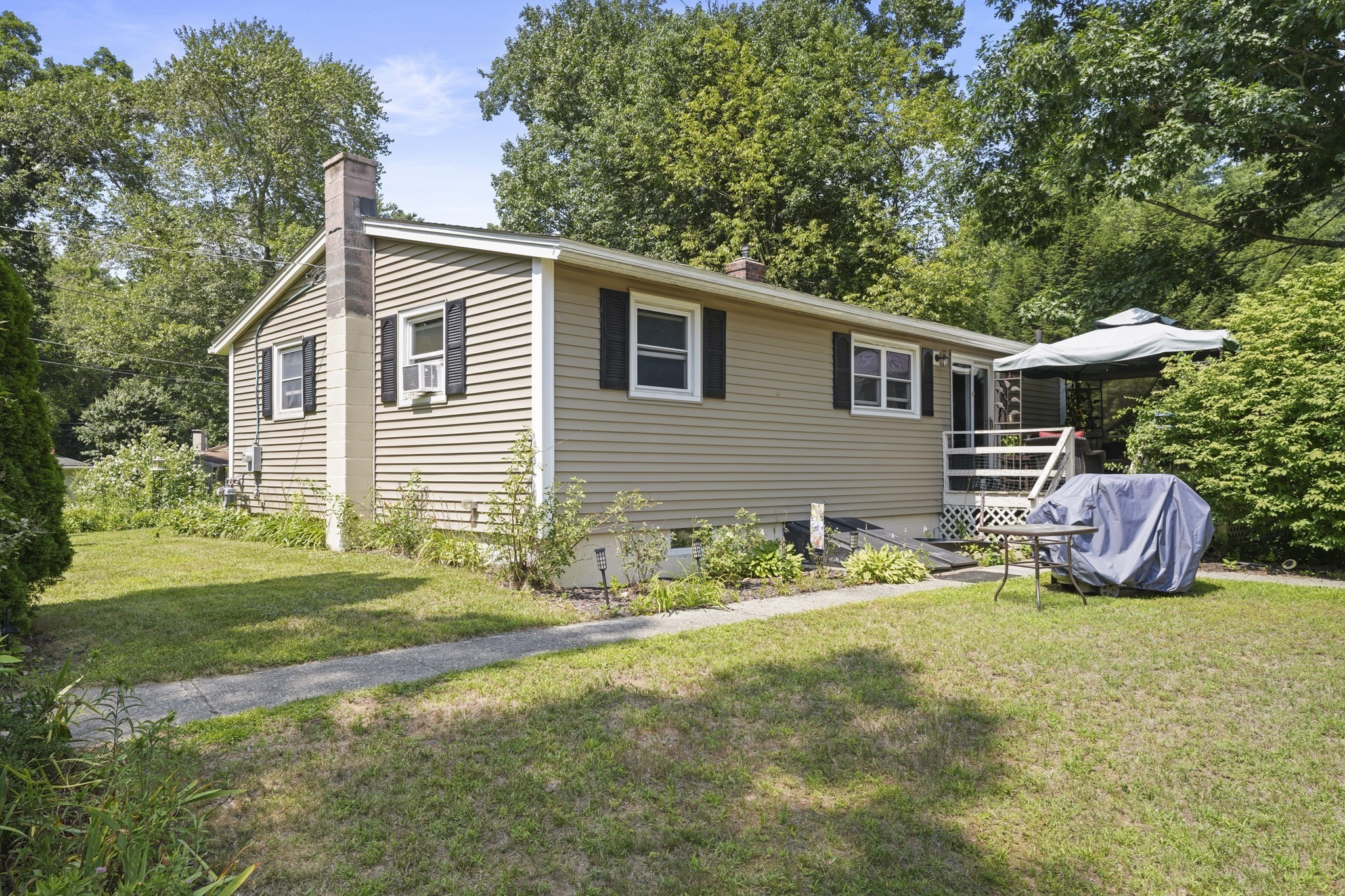 122 Paula Cir Property Photo 4
