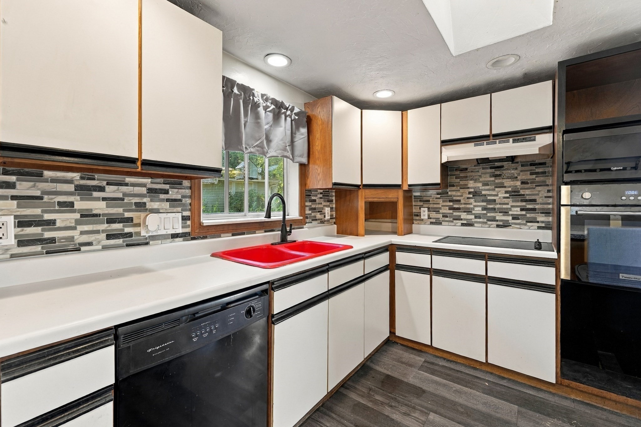 122 Paula Cir Property Photo 14