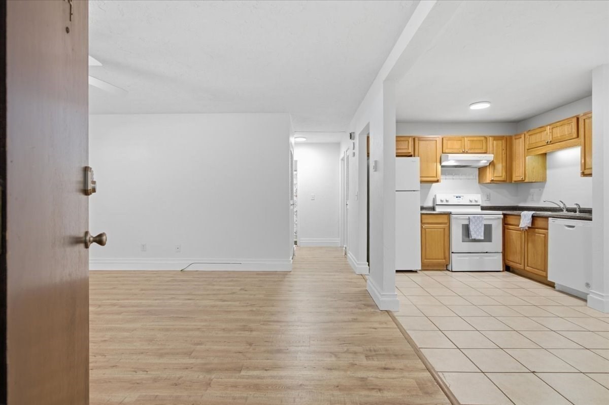 976 Plain # 54 Property Photo 7