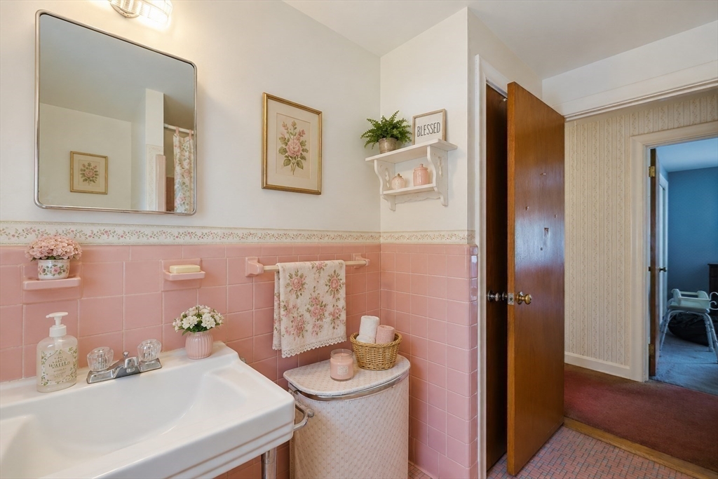 7 Schaller Street Property Photo 12