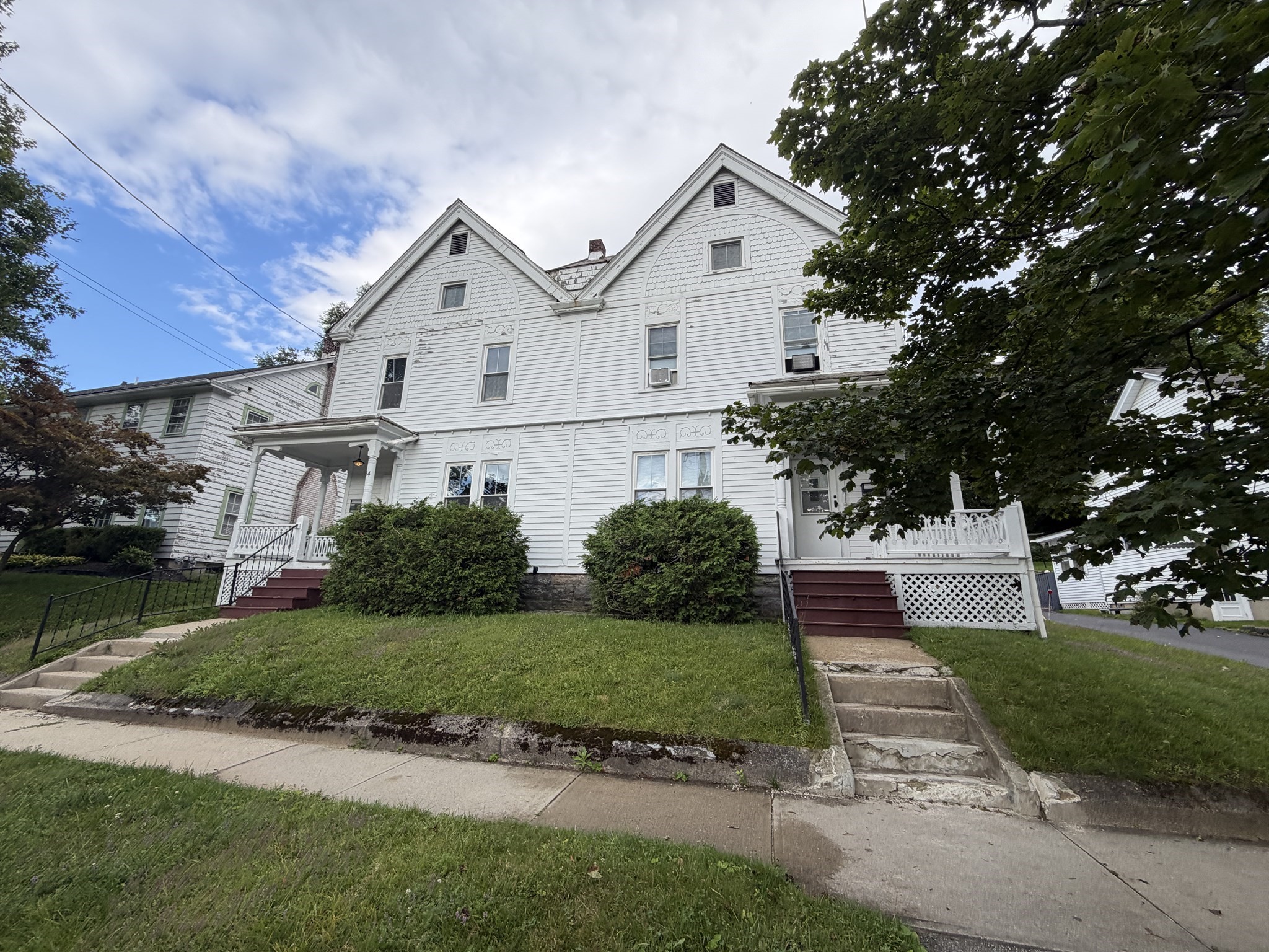 34-36 Crandall St Property Photo 1