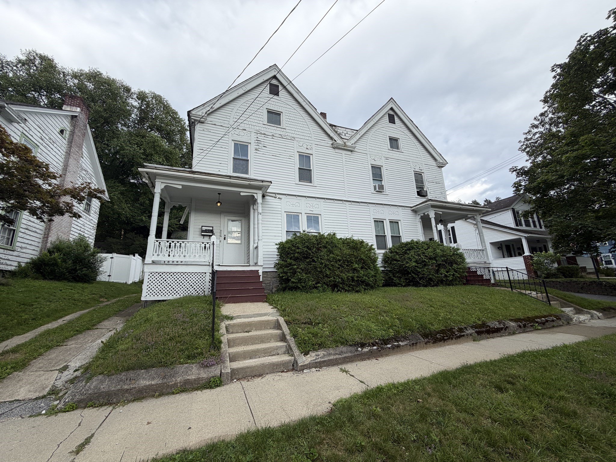 34-36 Crandall St Property Photo 2