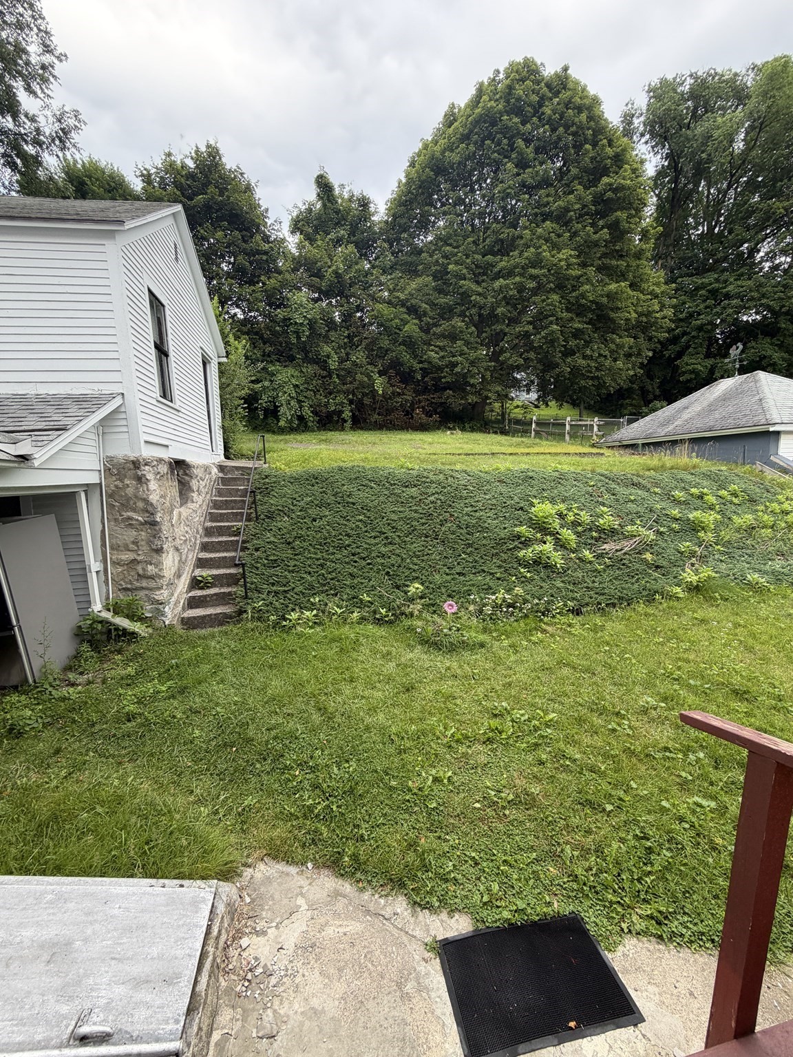 34-36 Crandall St Property Photo 6