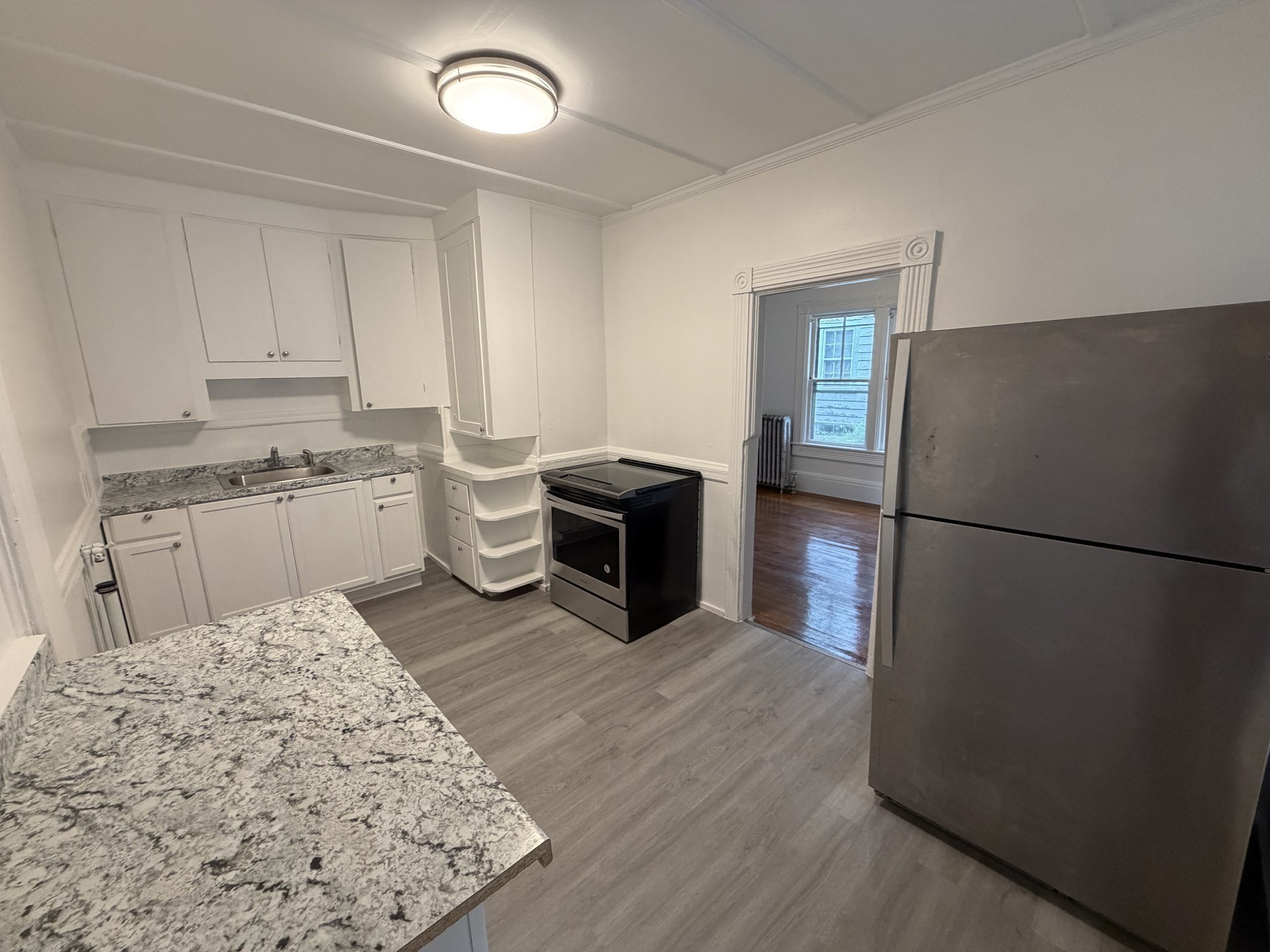 34-36 Crandall St Property Photo 8