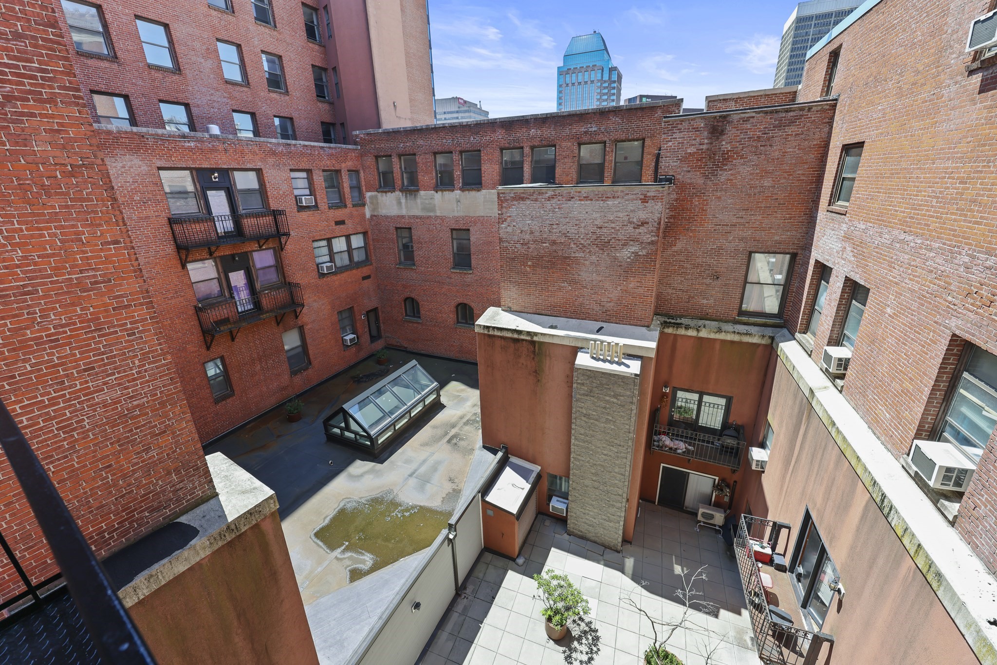 122 Chestnut St # 215 Property Photo 4