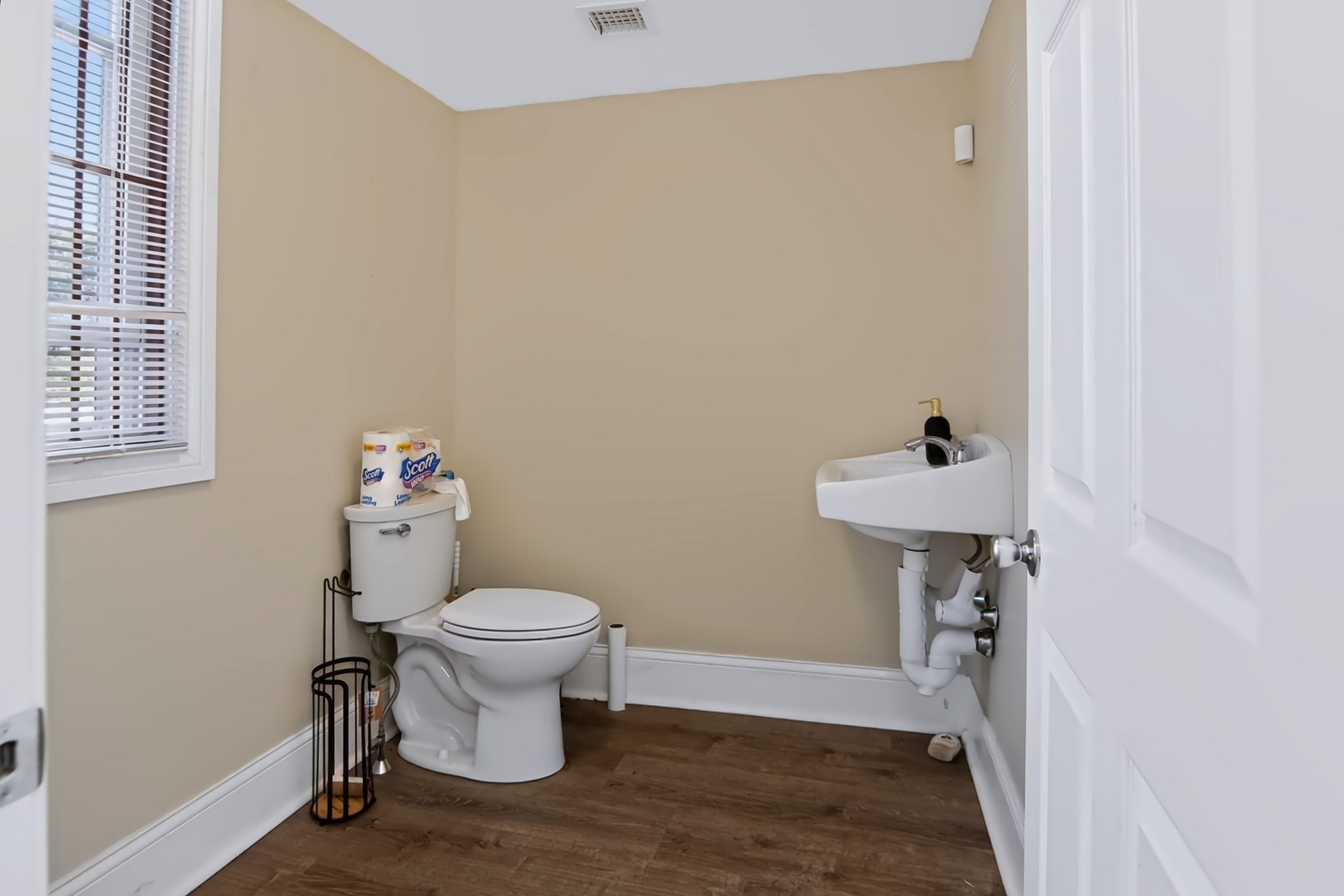94 Main Street Property Photo 11