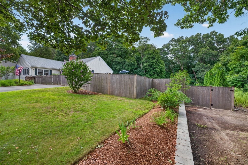 80 School Street Property Photo 7