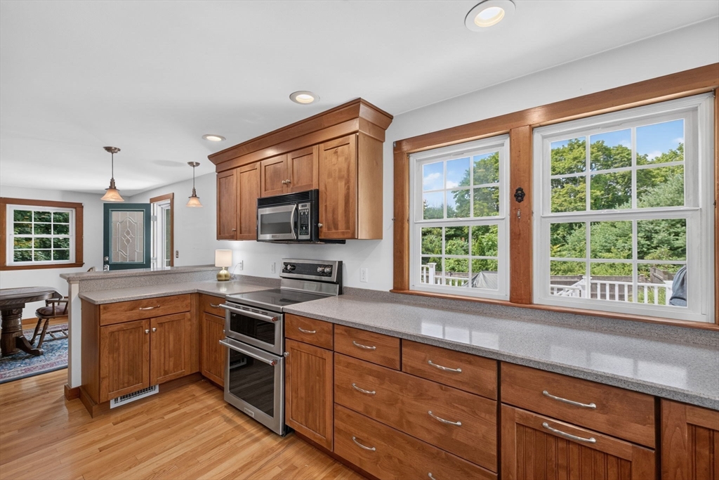 80 School Street Property Photo 19
